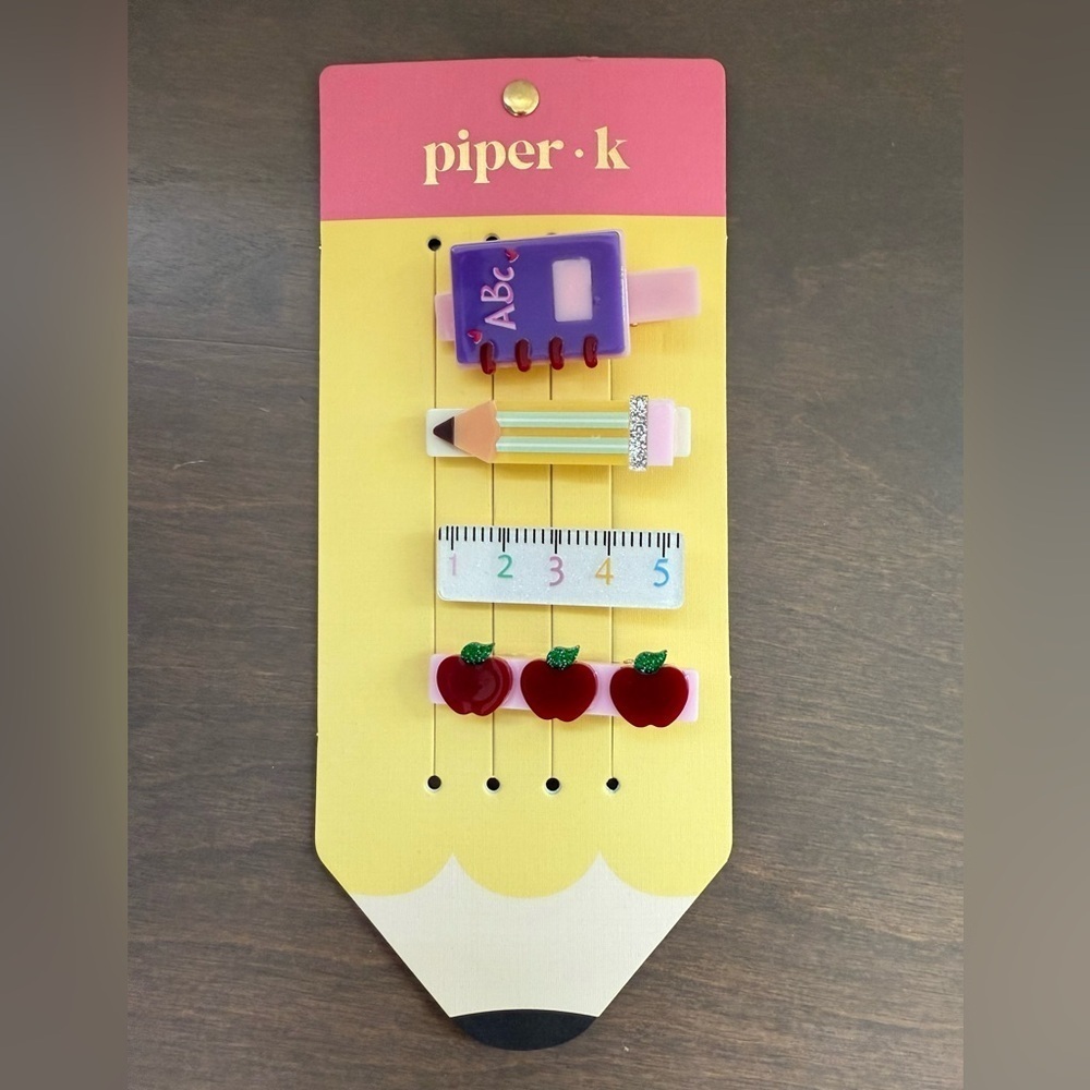 NWT • Viral Piper Kids 4 Piece Hair Clip Set